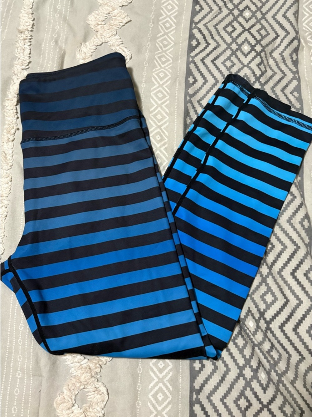ZYIA Active Women's Blue Ombre Stripe Light N Tight Hi-Rise 7/8 Leggings Sz 8-10